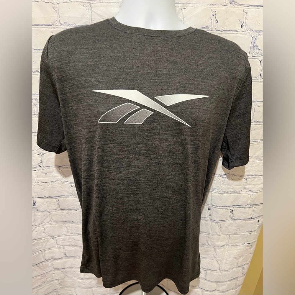 Reebok Mens Intersect  Race Athletic Sports Training  logo top shirt Grey Large
